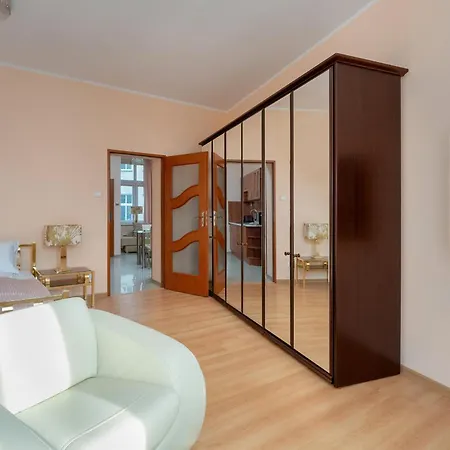 Swiety Marcin Elegant By Renters